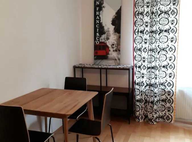 Cute Metro U4 Apartment Vienna